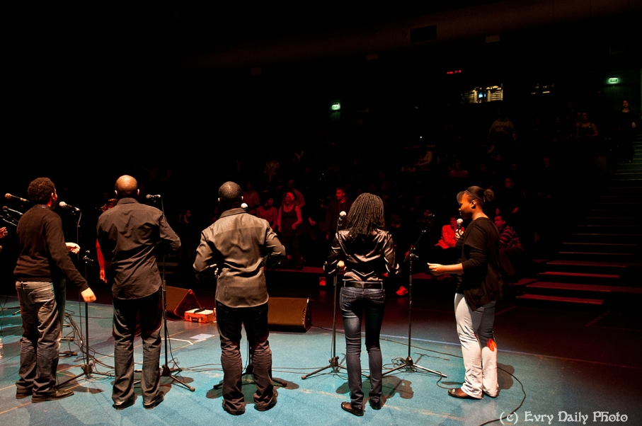 Evry Daily Photo - Telethon Evry 2010 - Concert Evry University Gospel - large - 5243993390.jpg
